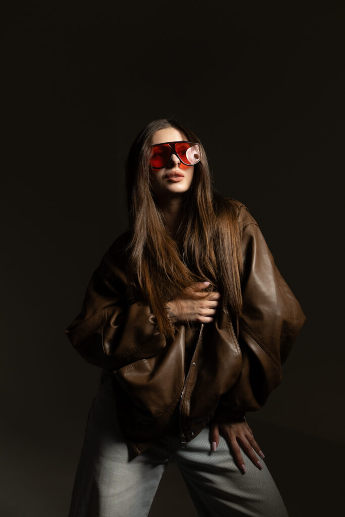 Fotografia portretowa dla klientów indywidualnych - elegancka sesja kobieca w Warszawie