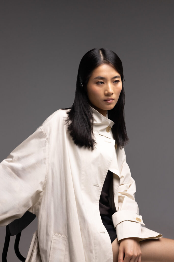 Indywidualna sesja portretowa w Warszawie - profesjonalne zdjęcia kobiece ukazujące siłę i subtelność