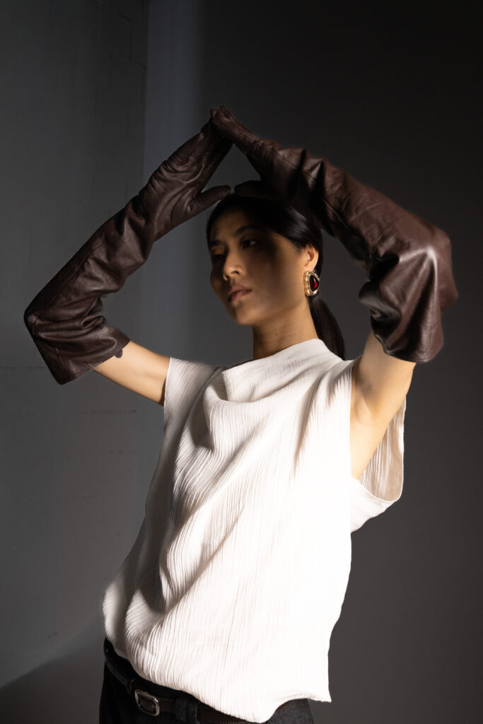 Fotografia dla marki osobistej - elegancki portret kobiety w studiu, budujący wizerunek i markę.